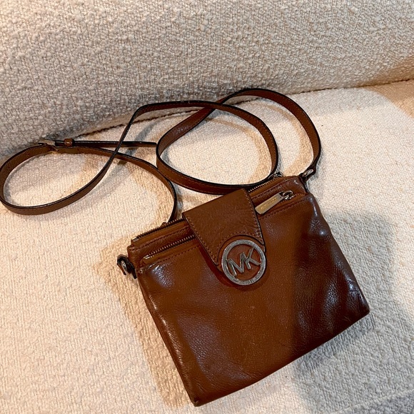 Michael Kohrs Fulton Crossbody Bag-Brown - Picture 3 of 4